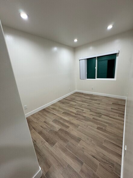 Building Photo - 4618 W Roy Cir