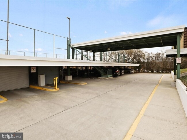 Building Photo - 301 N Beauregard St