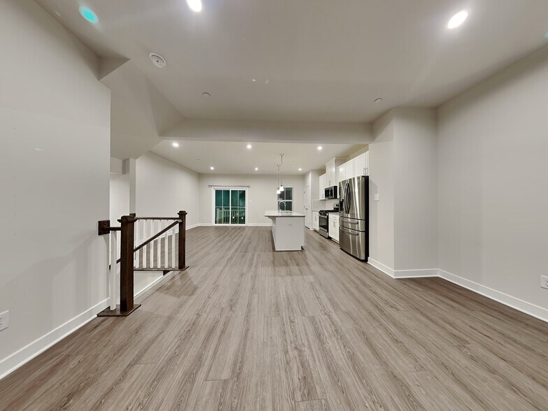 Building Photo - 4806 Spruce Rd