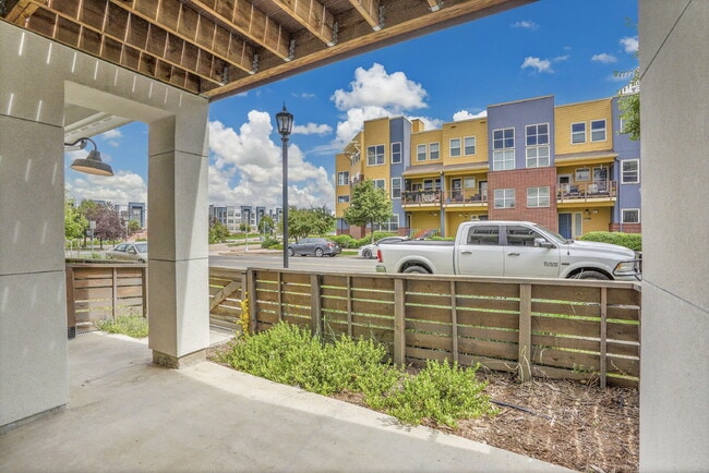 Building Photo - $2,500 - 2 Bed, 2.5 Bath Townhome in Broom...