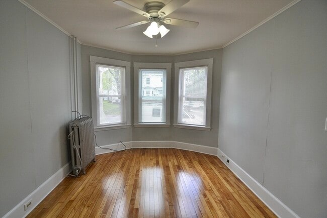 Building Photo - 208 Irving St