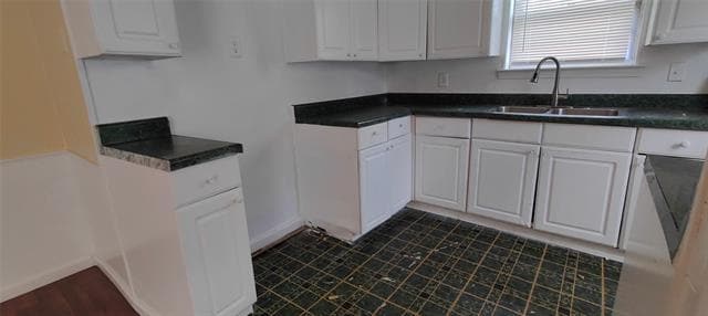 Building Photo - 2413 Royal Dr