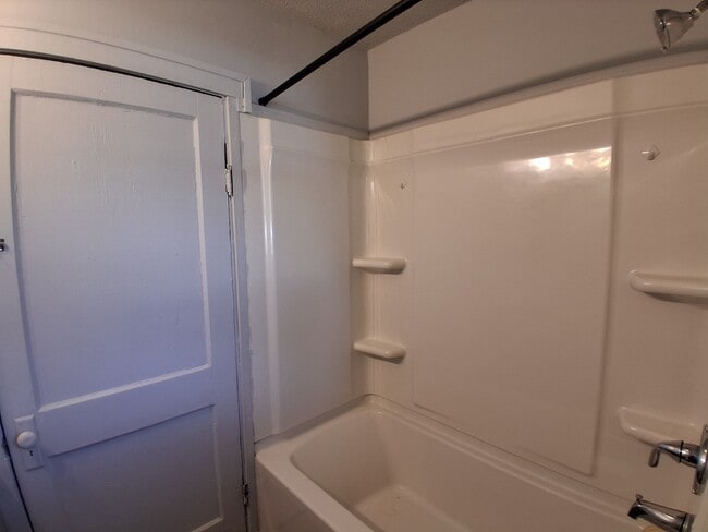 Building Photo - 1901 Smith Ave