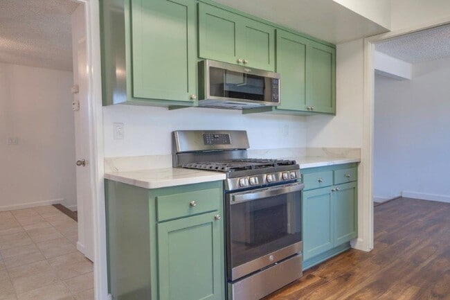 Building Photo - Desirable 3 Bedrooms, 2.5 Bathrooms, 2 Story North Napa Home with Vineyard Views in Springwood De...