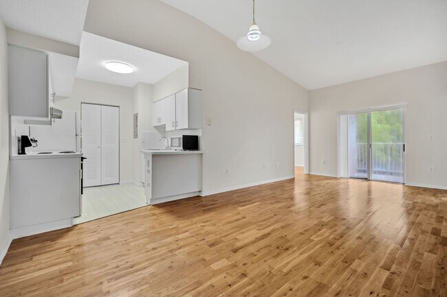 Building Photo - Your Dream Davie Home Awaits – 2 Bed/2 Bath!