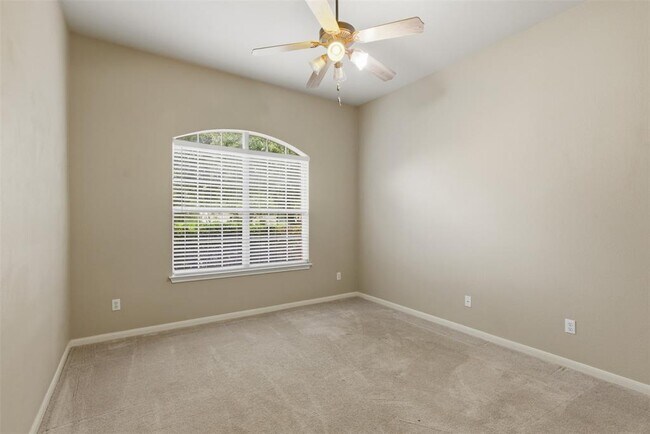 Building Photo - 924 Abbeyglen Castle Dr