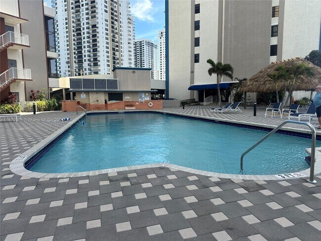 Building Photo - 1500 S Ocean Dr