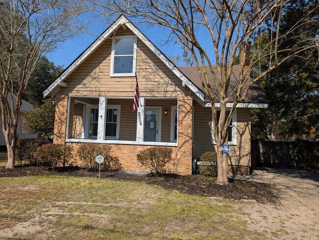 Building Photo - Old Government