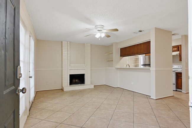 Building Photo - 1310 Brenda Ln