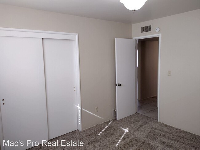 Building Photo - 2 br, 1 bath House - 1212 N. Del Valle Place