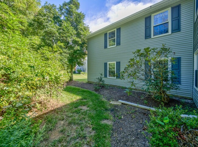 Building Photo - 19-7 Augusta Ct
