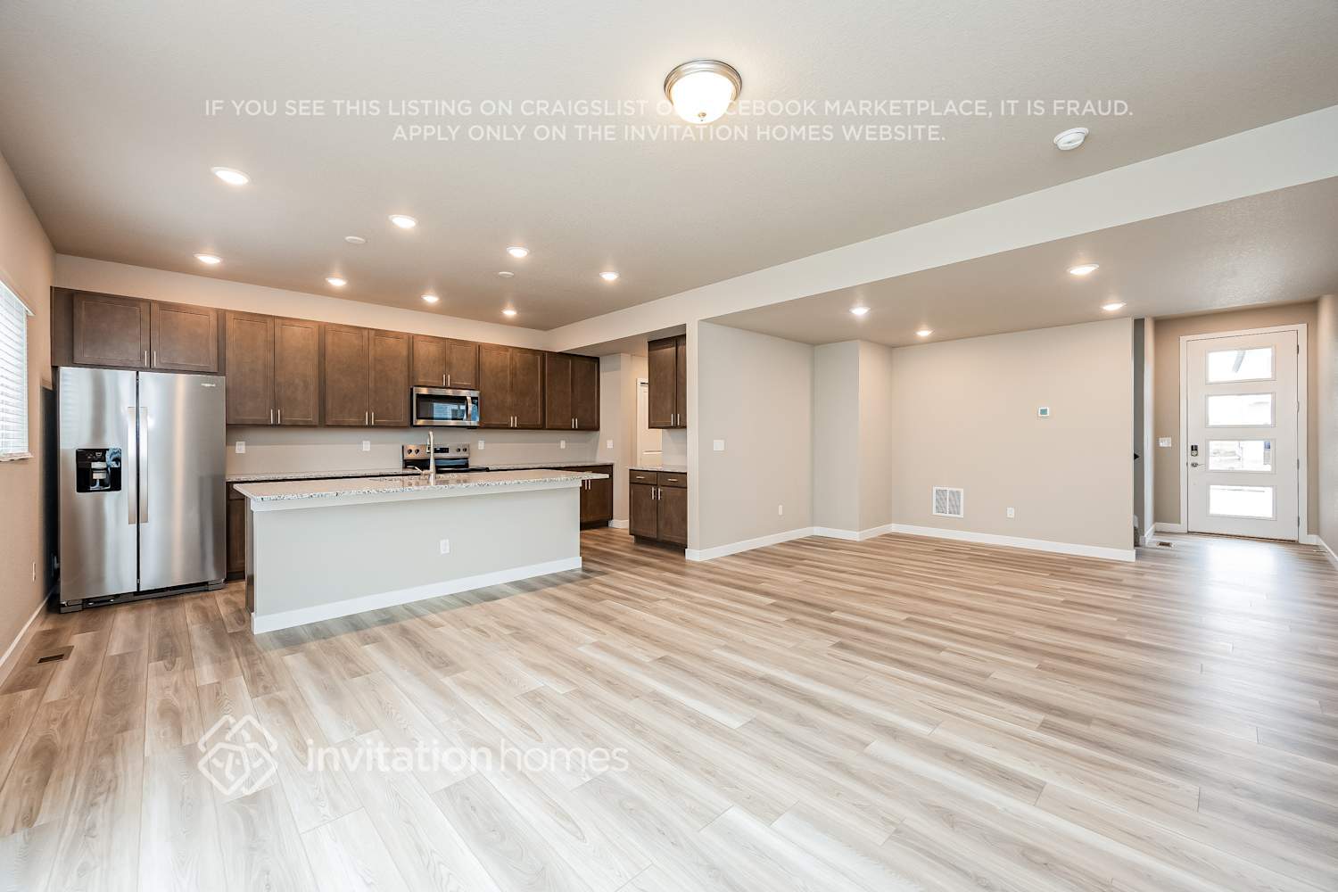 Building Photo - 13583 Arriba Dr