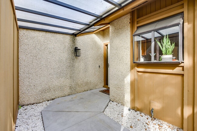 Building Photo - 7511 4th Ave W