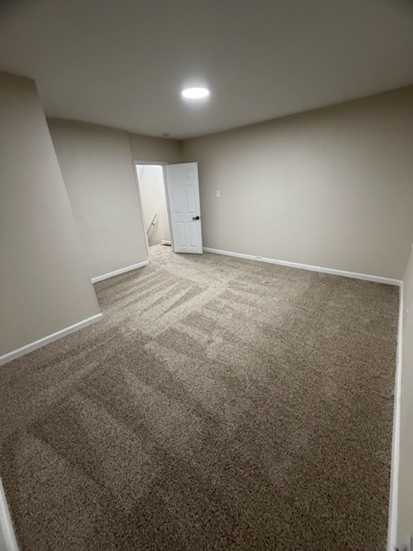 Building Photo - 76 Cortina Way