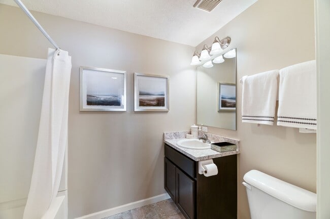 Building Photo - 1605-105 Gilmore Park Ave