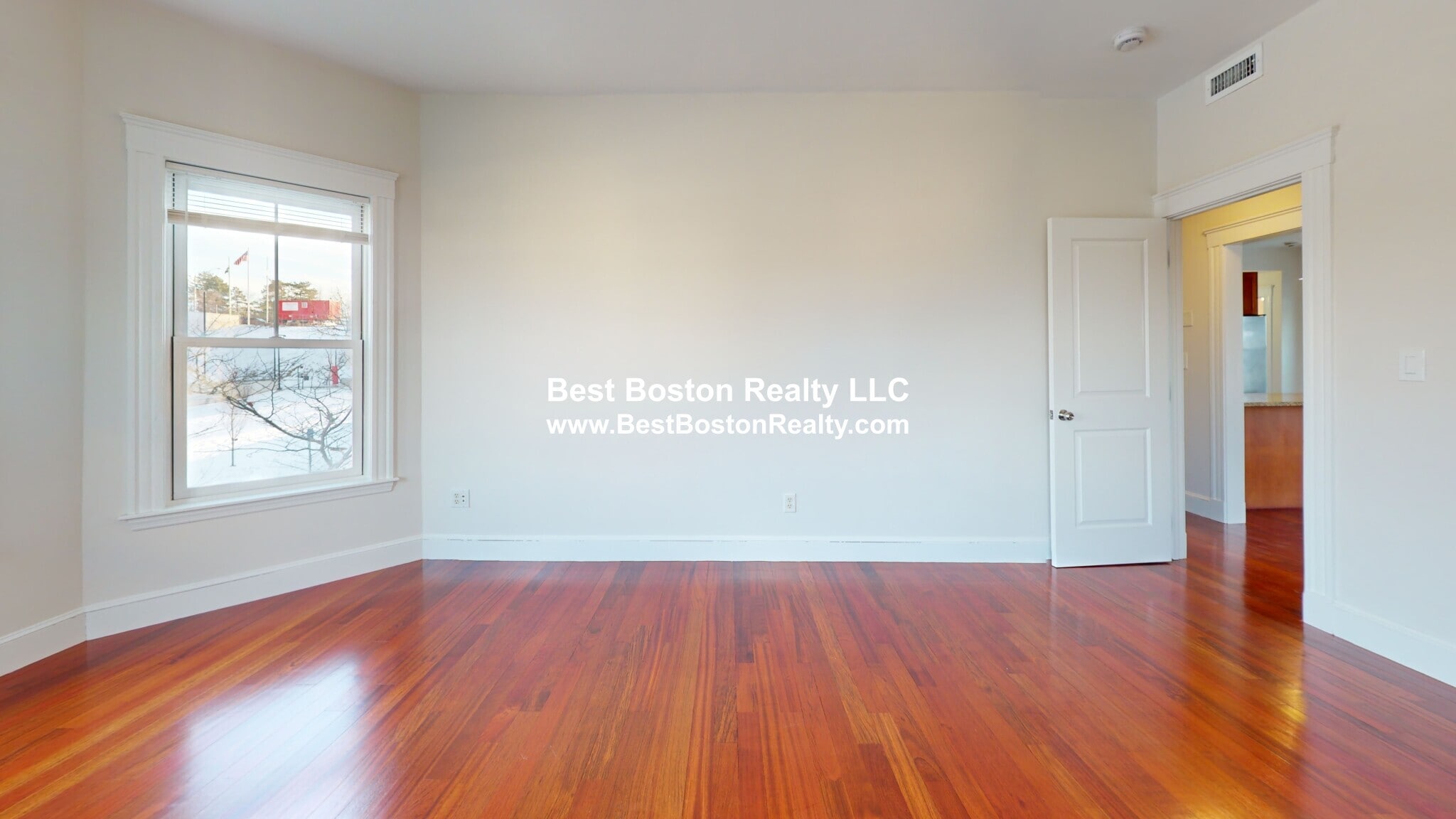 Building Photo - 156 School St