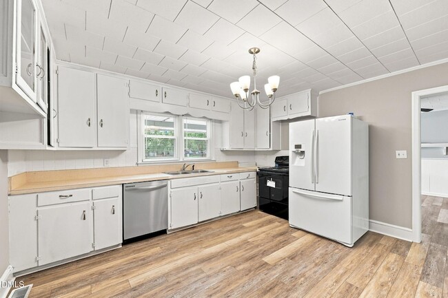 Building Photo - 1305 Erwin Rd