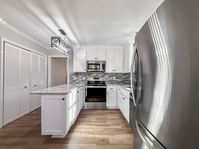 Building Photo - Spacious 3BR 2 BA Home with Wooden Deck in Wake Forest