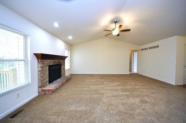 Building Photo - 131 Choctaw Dr