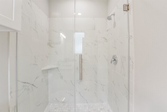 Building Photo - 6835 Tara Dr