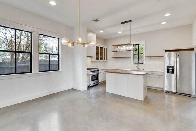 Building Photo - 4631 Marlo Dr