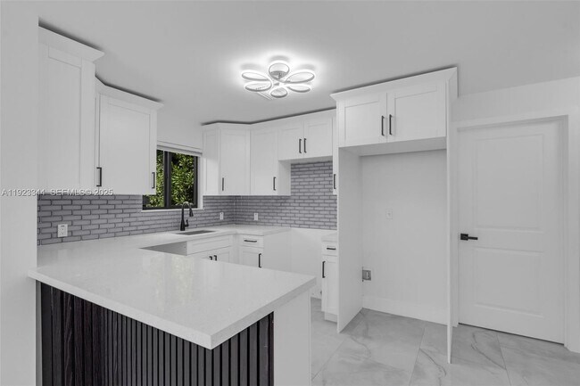 Building Photo - 1411 NW 40th St