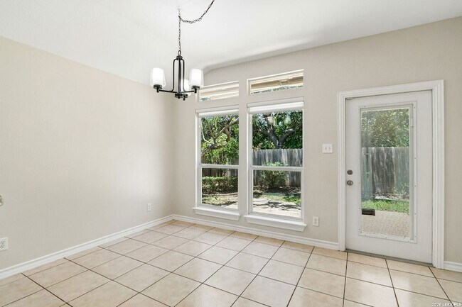 Building Photo - 1303 Bluff Forest