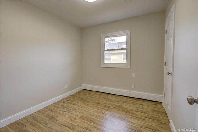 Building Photo - 207 Catherine Ave