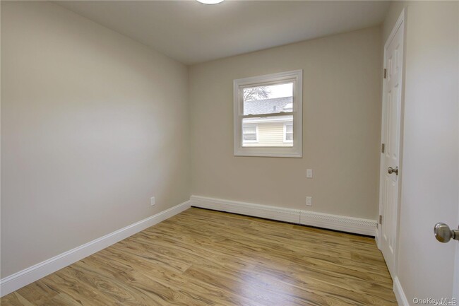 Building Photo - 207 Catherine Ave