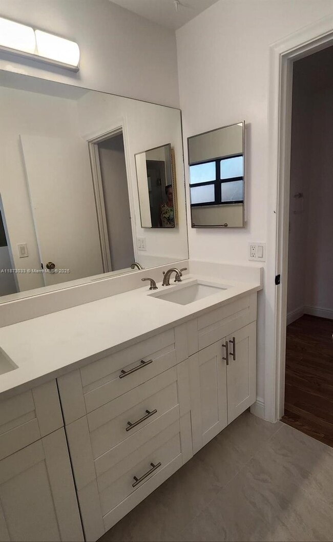 Building Photo - 10789 NW 9th Ct