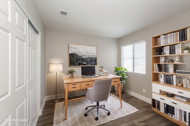 Building Photo - 4141 Oak Bay