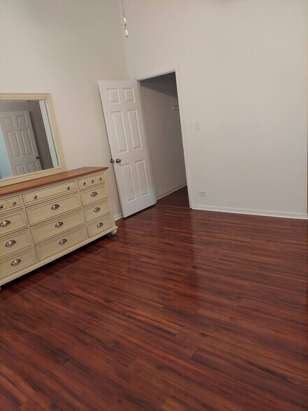 Master Bedroom - 4938 South Drexel Boulevard