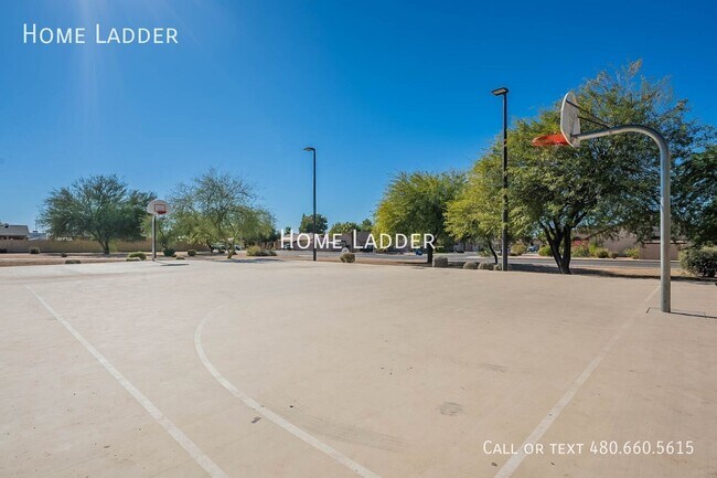 Building Photo - 745 N Hazelton Dr