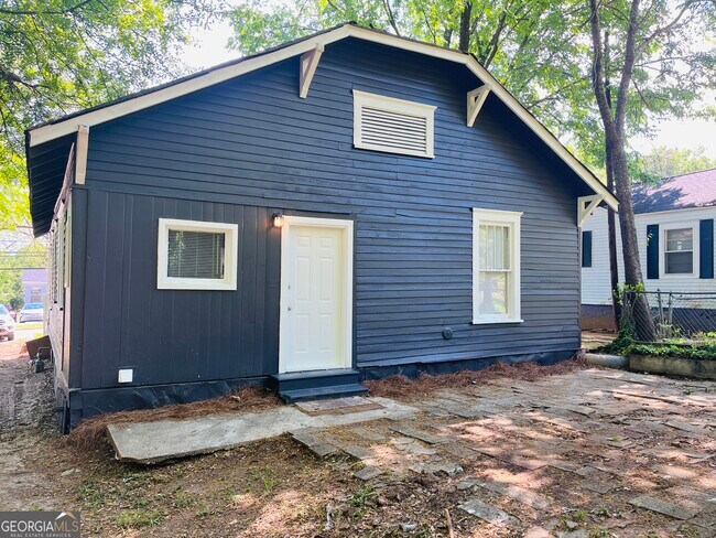 Building Photo - 410 Alford St