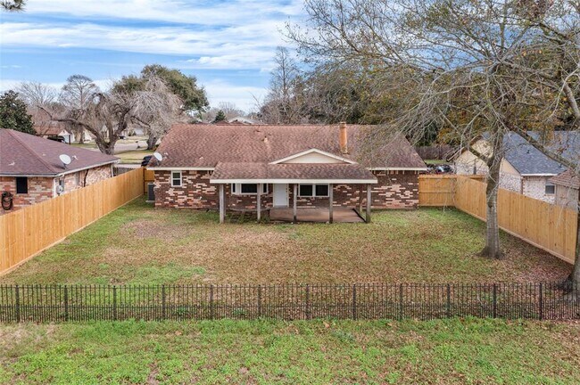 Building Photo - 4706 Jefferson Ave
