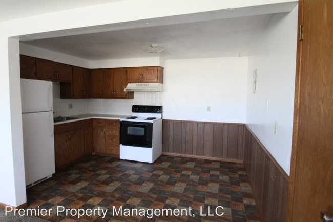 Building Photo - 725 College Ave S