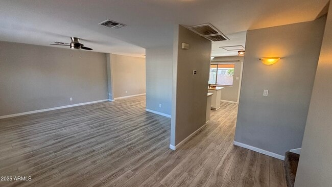 Building Photo - 8625 E Valley View Rd