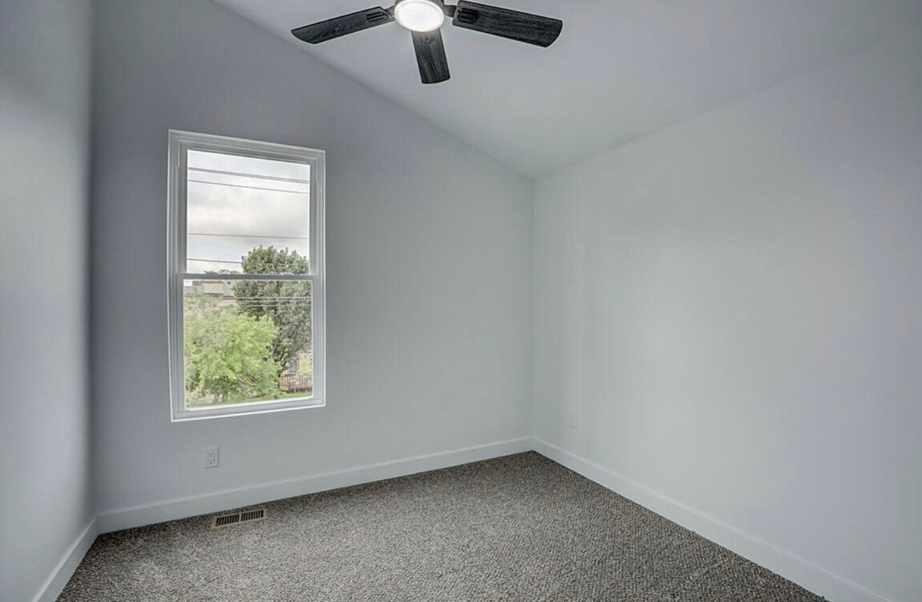 Building Photo - 1235 Scott St