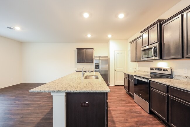 Building Photo - 7302 Lazy Cyn