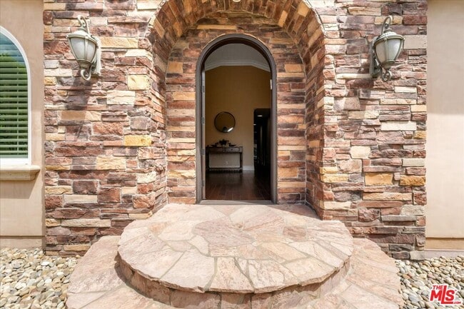 Building Photo - 5310 Leghorn Ave