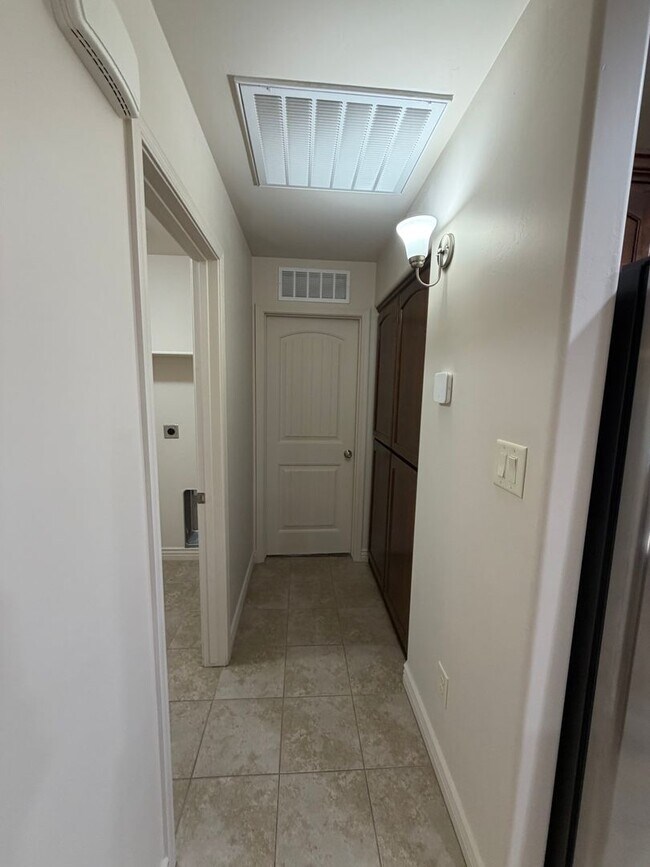 Building Photo - NICE 3 BED BATH WITH SOLAR!