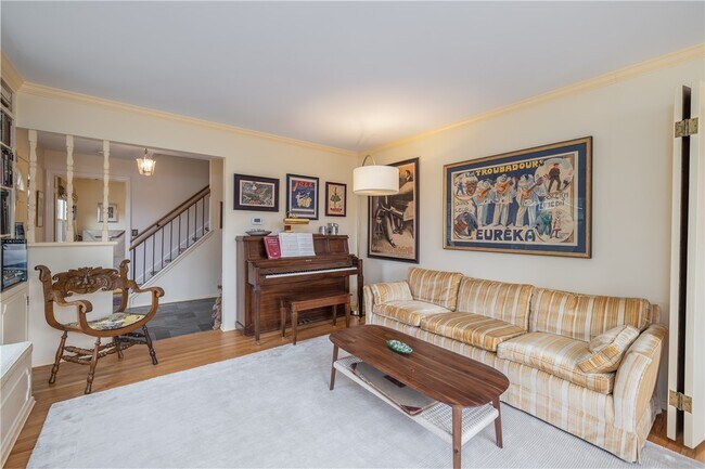 Building Photo - 95 Parkwood Ave