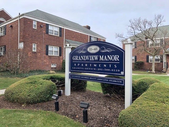 Primary Photo - Grandview Manor Apartments