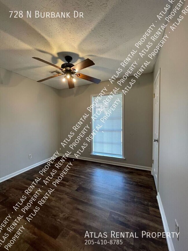 Building Photo - 728 N Burbank Dr