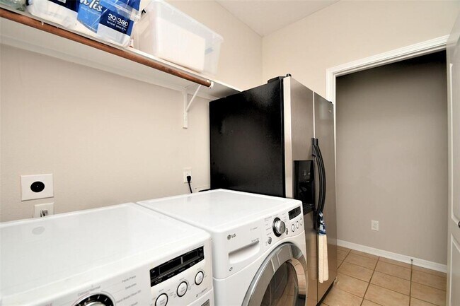 Building Photo - 6027 Opal Crest Ln