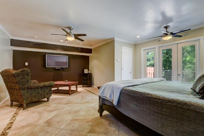 Building Photo - 4734 Post Oak Timber Dr