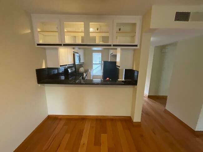 Building Photo - 147 Lemon Grove