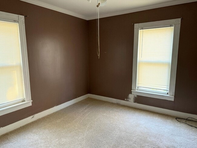 Building Photo - 53 Thorp St