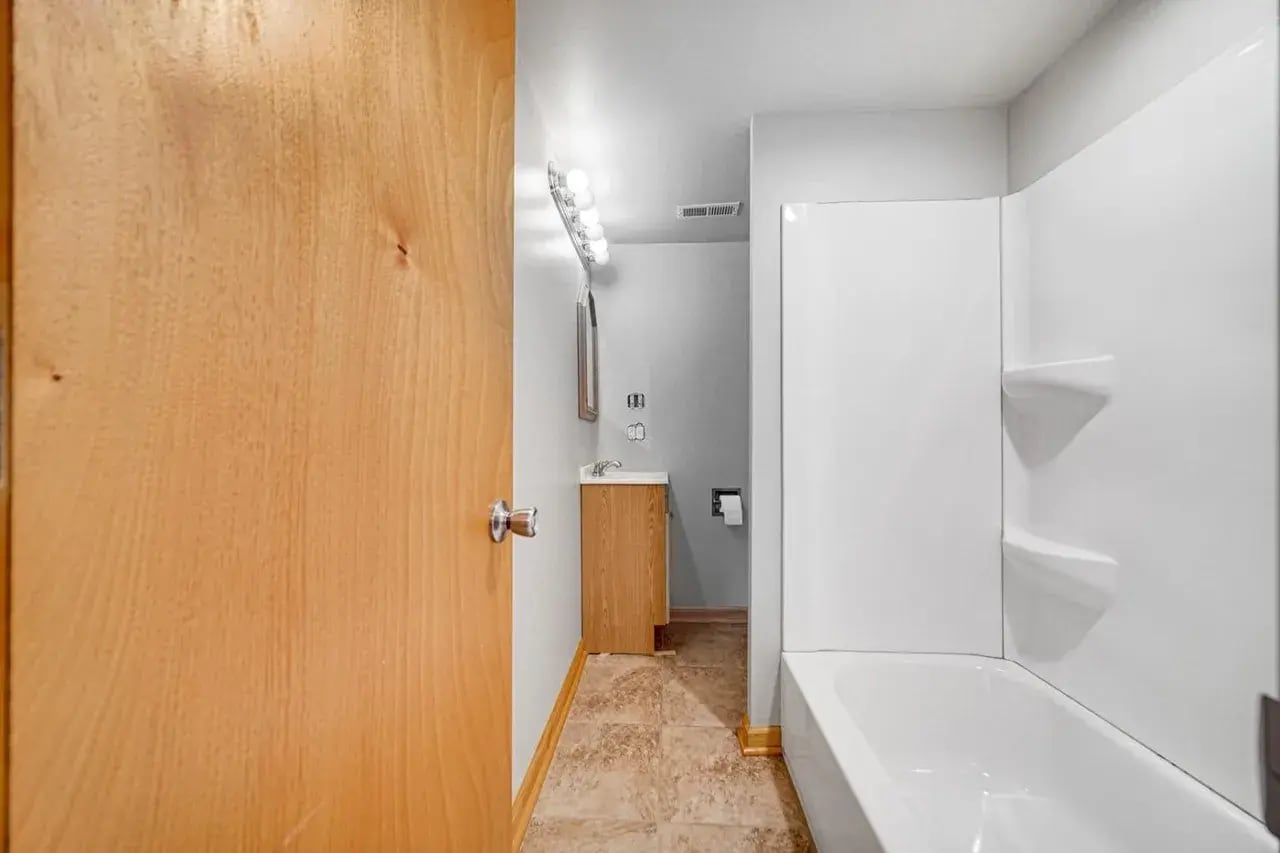 Bathroom 2 - 2nd floor - 6806 Ridgeland Ave