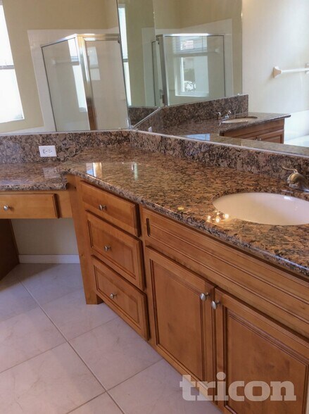 Building Photo - 28634 Hanging Moss Loop